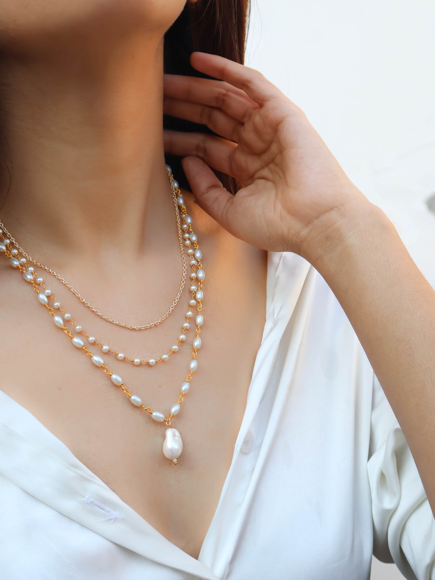 Naisa Pearl Necklace