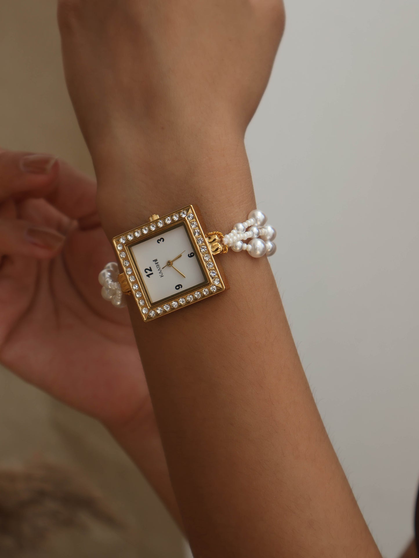 Nurul Pearl Wrist Watch