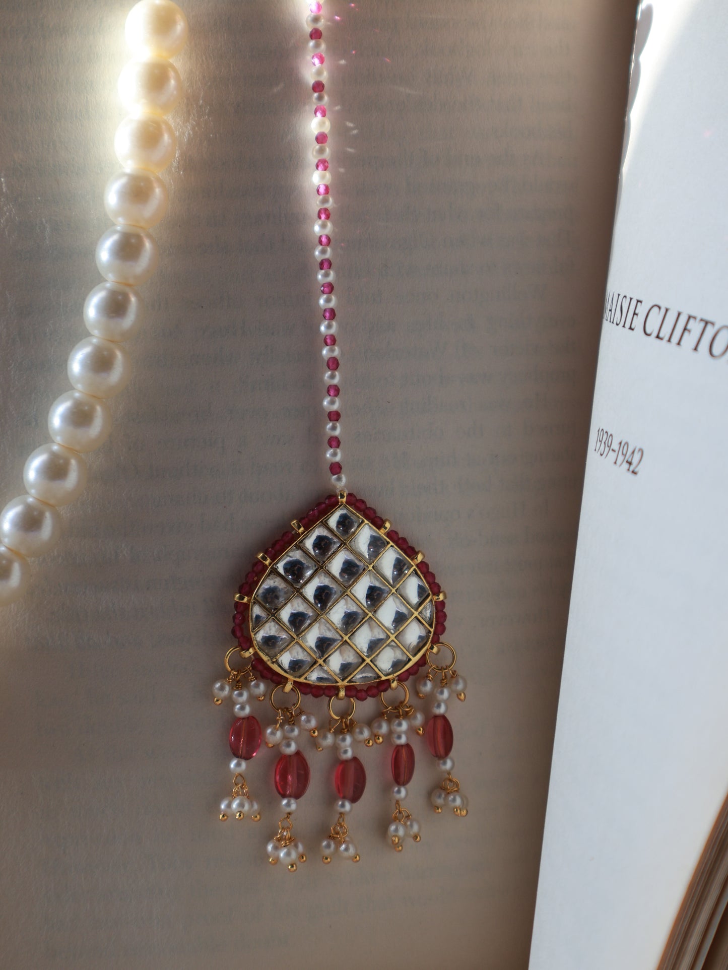 Huma Pink Kundan Maangtikka