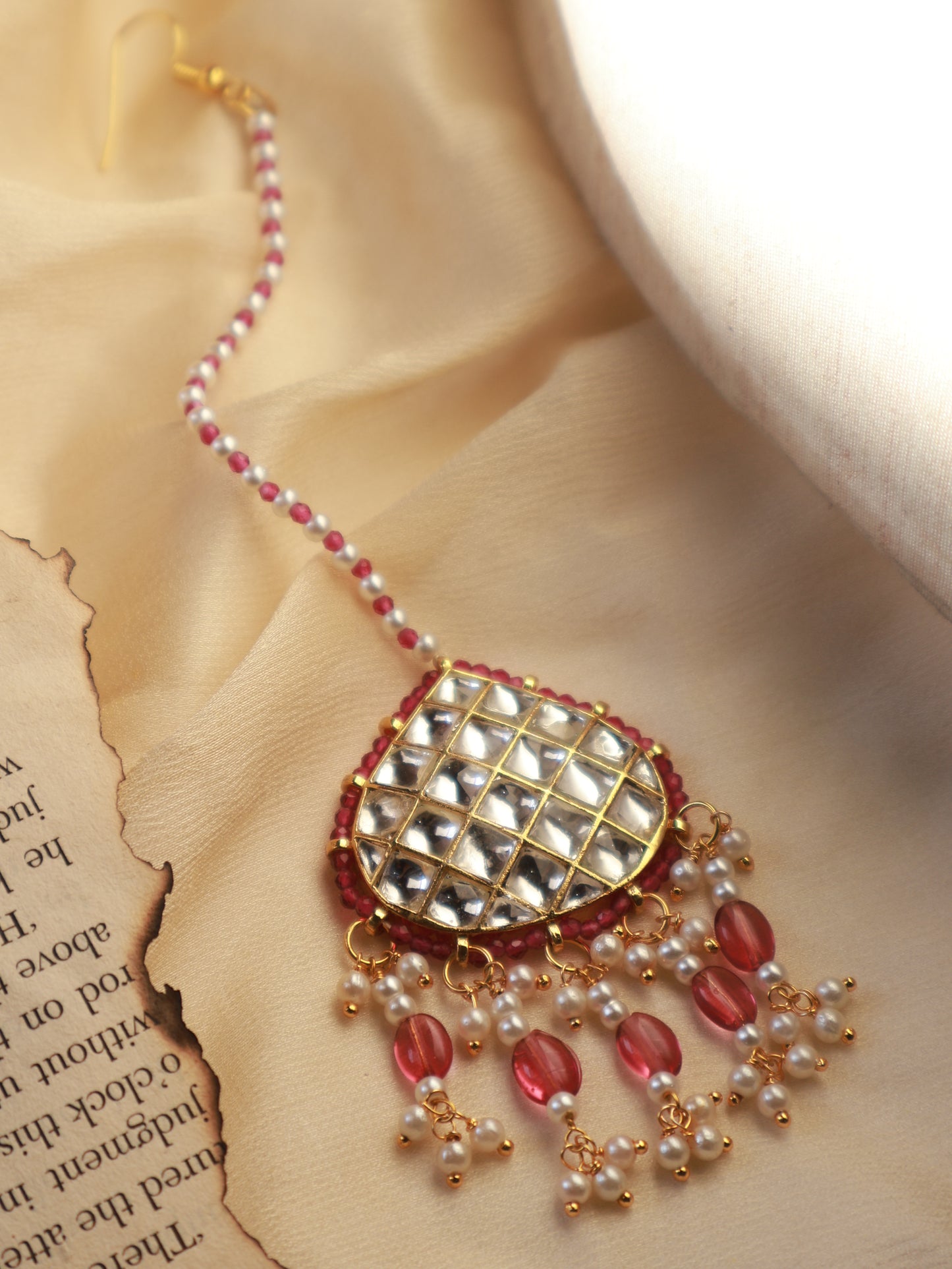 Huma Pink Kundan Maangtikka