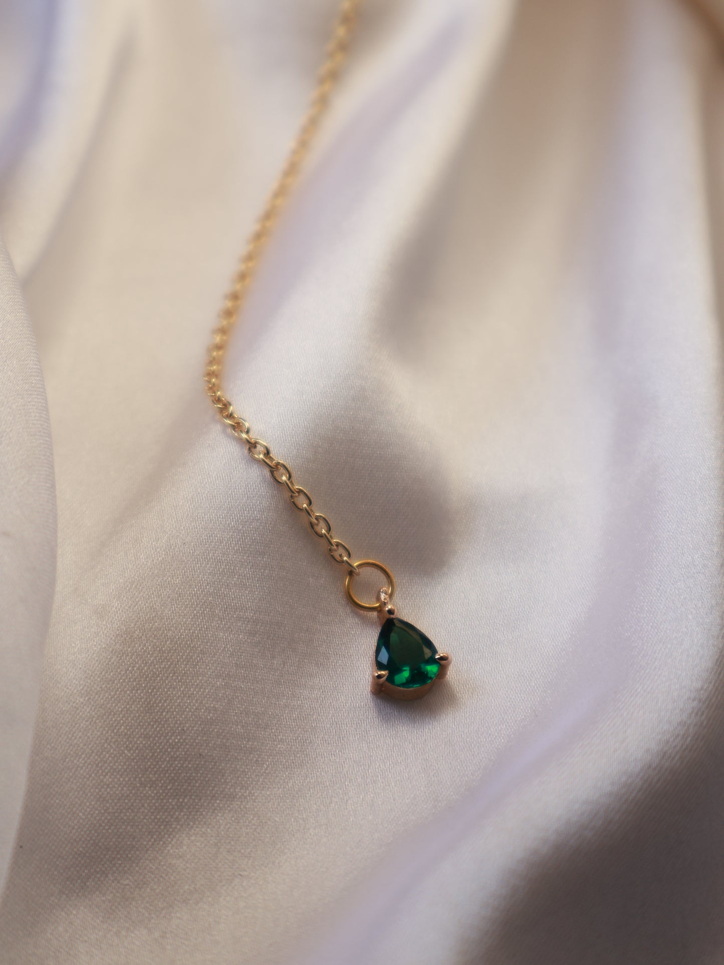 Nazam Green Drop Maangtikka