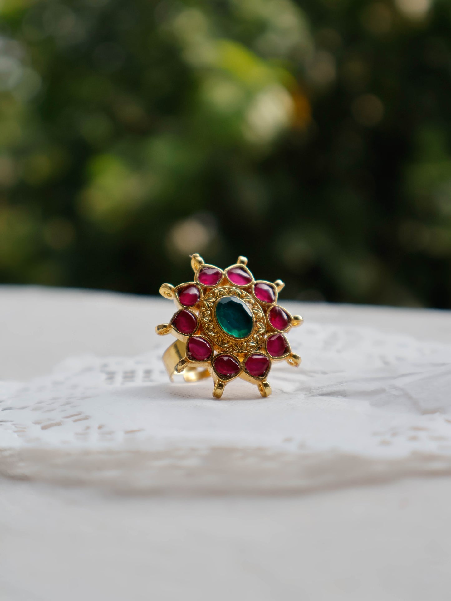 Aslan Red-Green Kundan Ring
