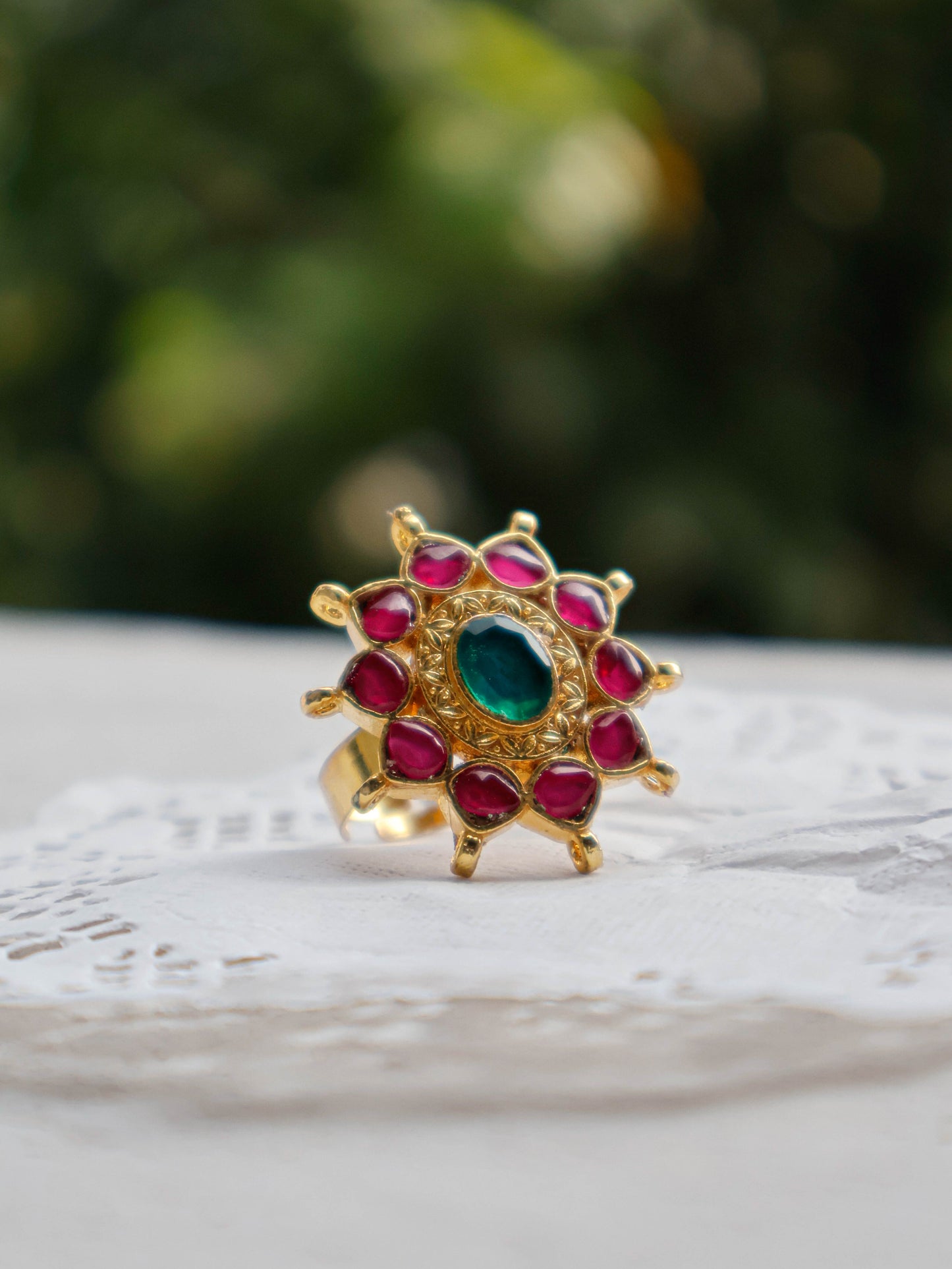 Aslan Red-Green Kundan Ring