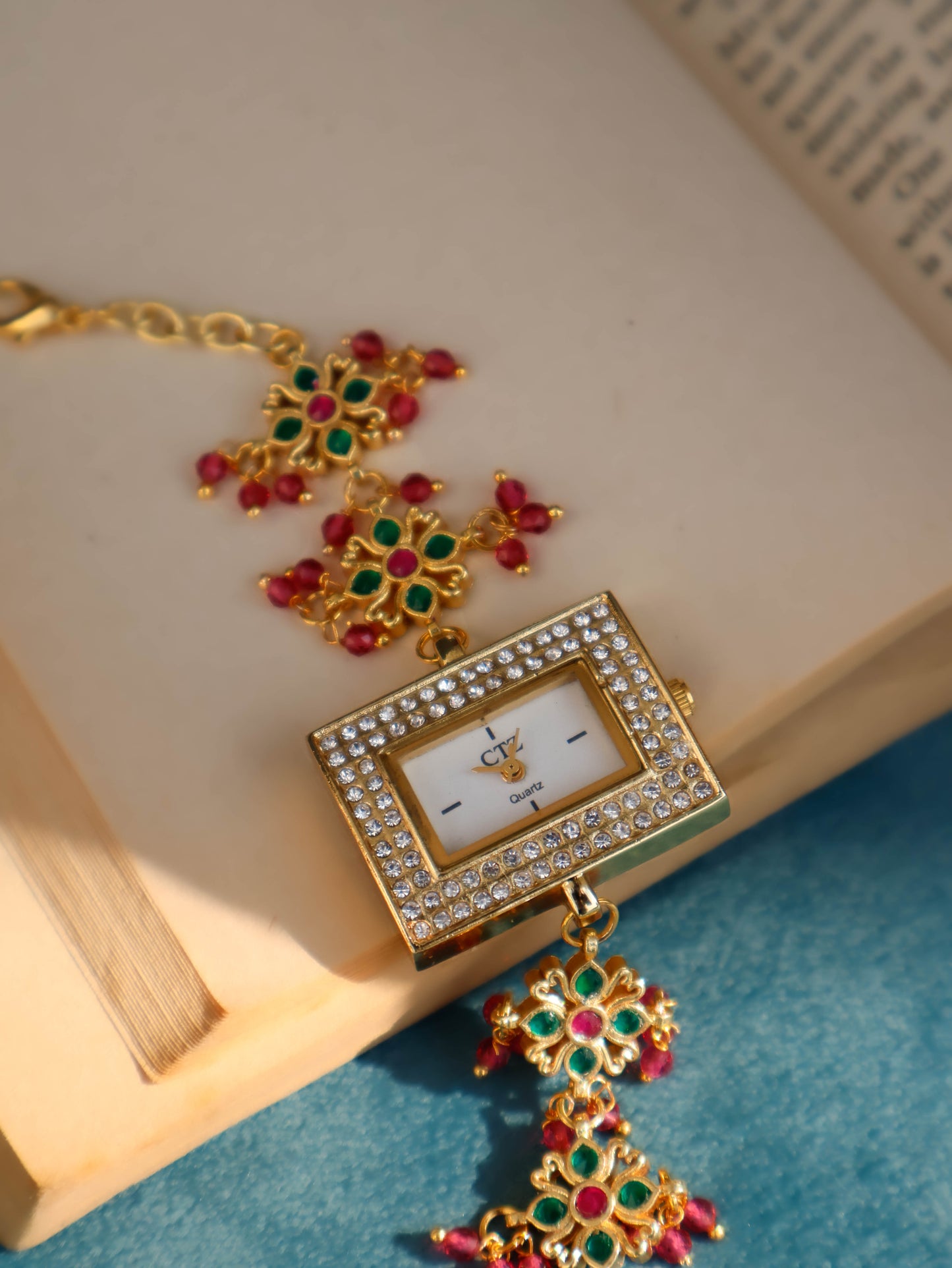 Lila Green-Red Kundan Wrist Watch