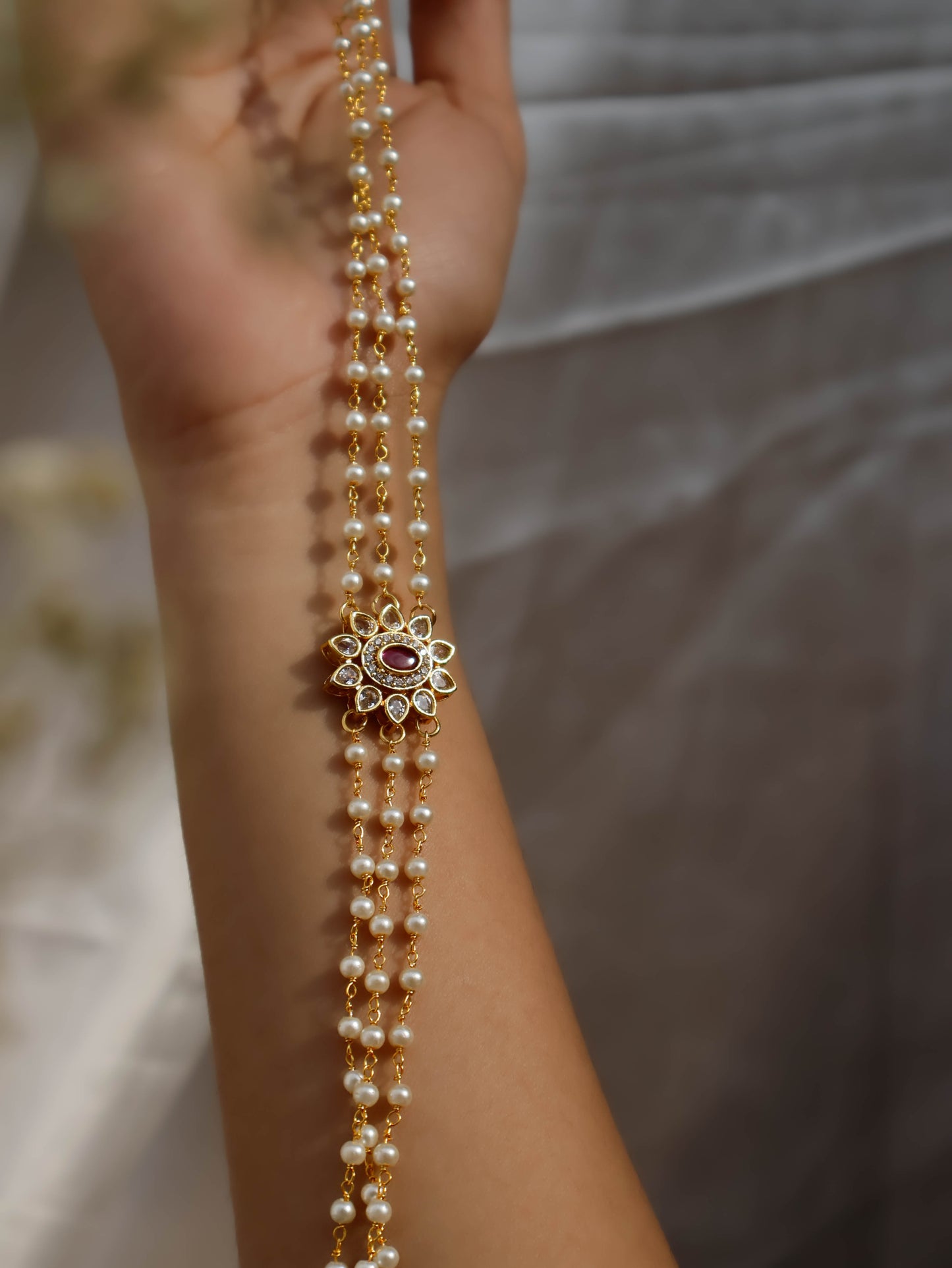 Minnah Kundan Choker Necklace