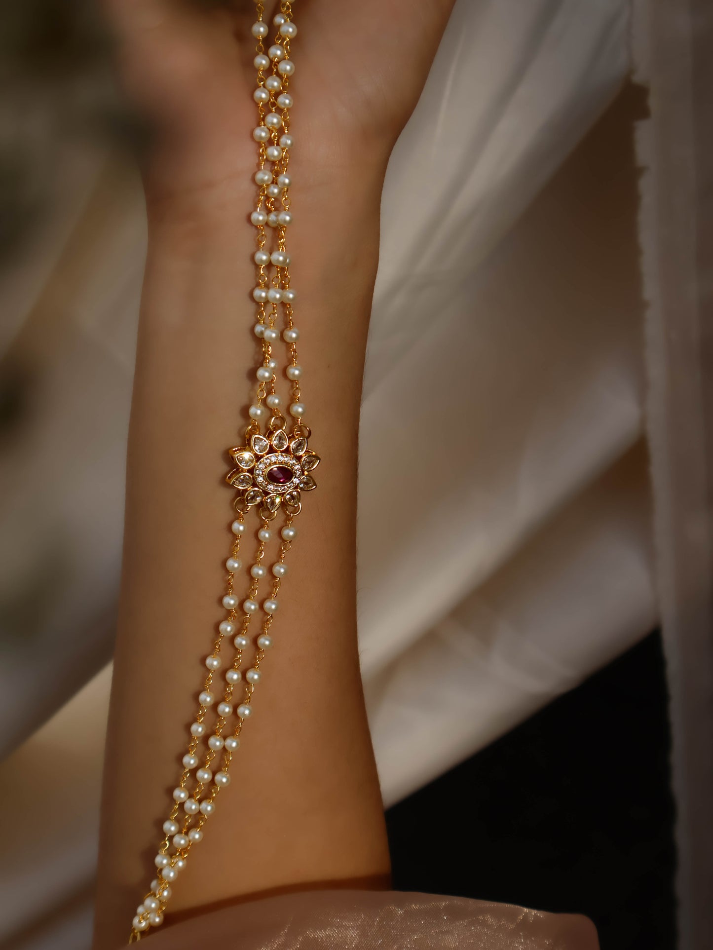 Minnah Kundan Choker Necklace