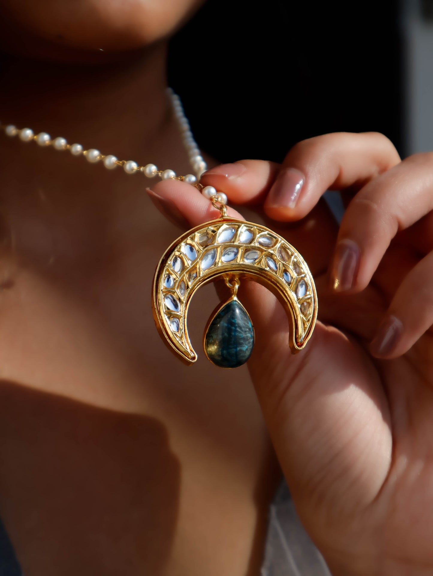 Juni Pendant Kundan Necklace