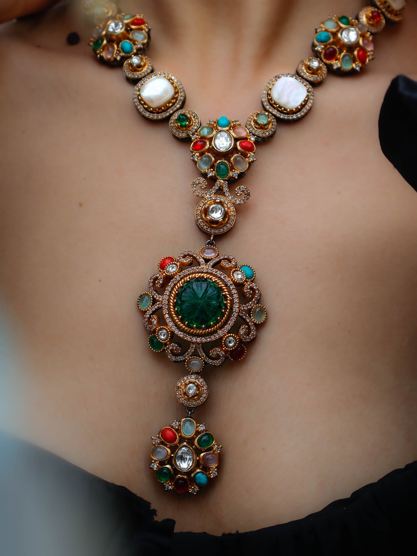 Faye Multicolored Necklace Set