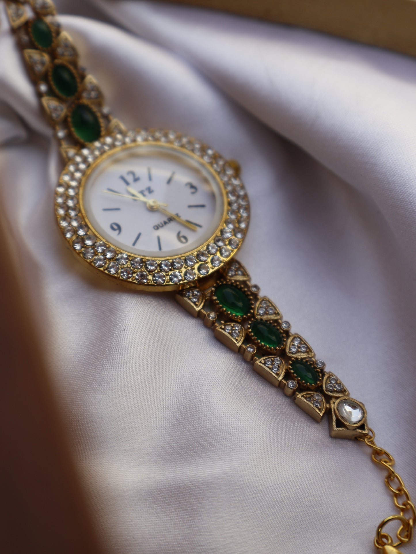 Winnie Kundan Green Wrist Watch