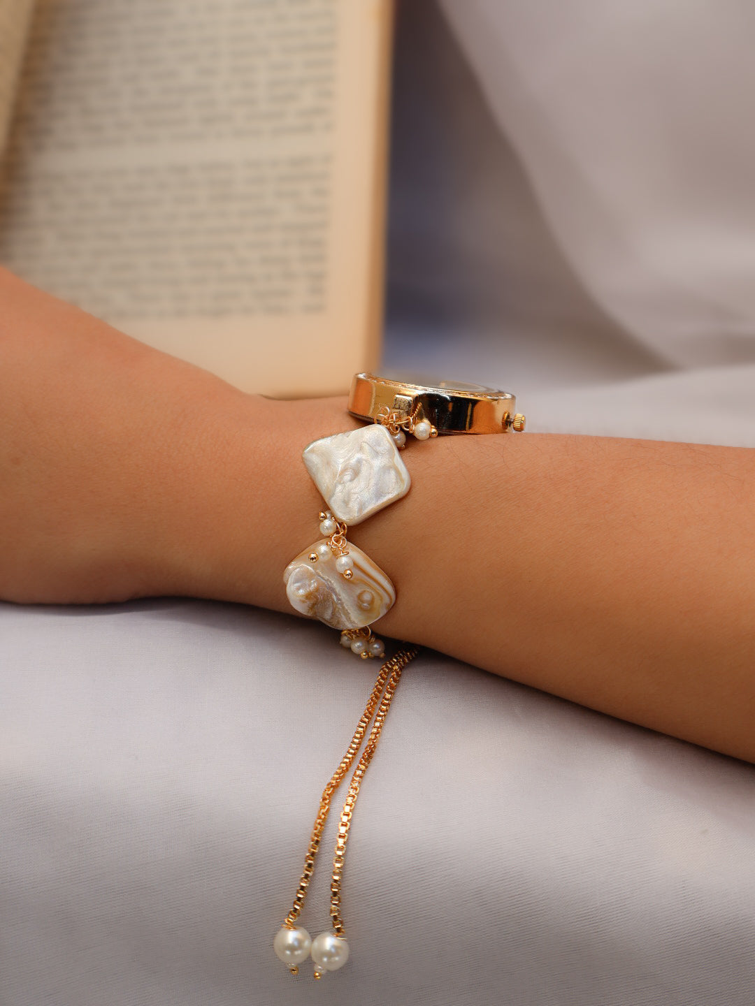 Krupa Baroque Pearls Wrist Watch