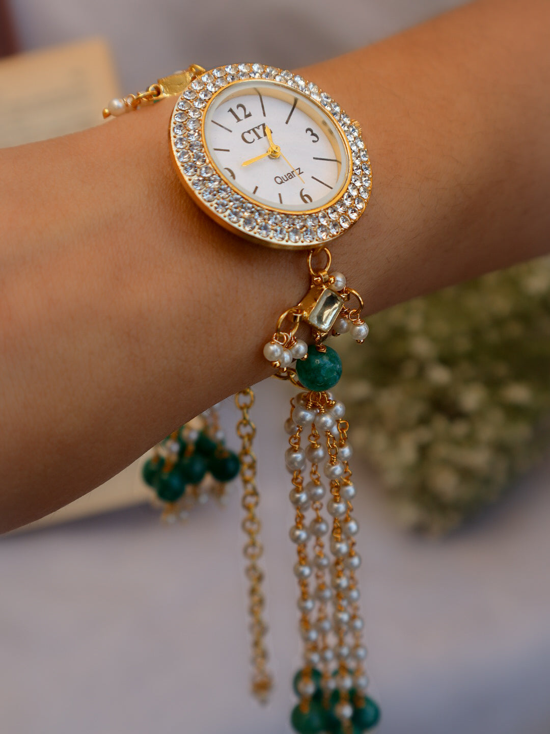 Fiadh Kundan Green Wrist Watch