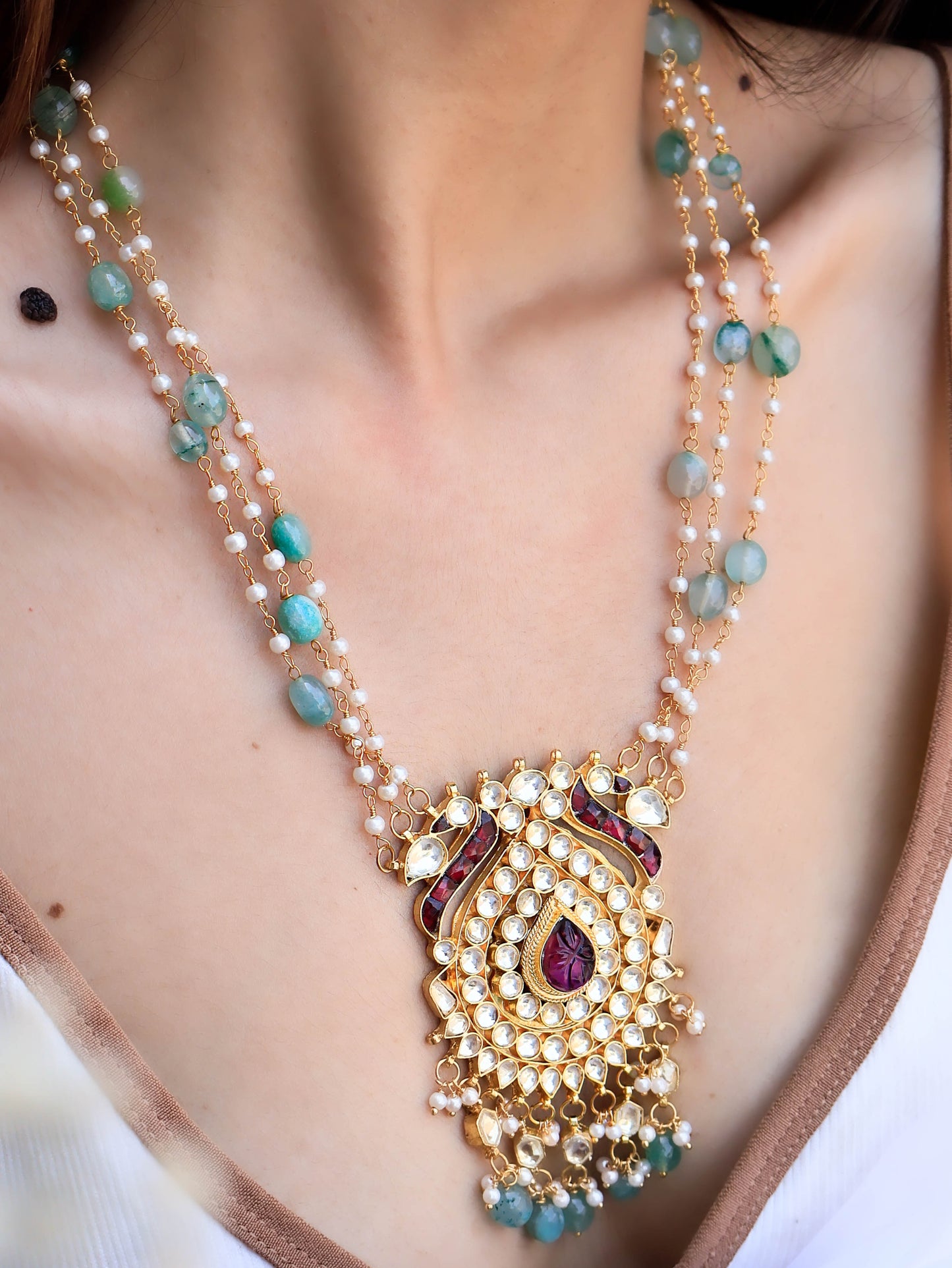 Akhlaq Kundan Pendant Necklace