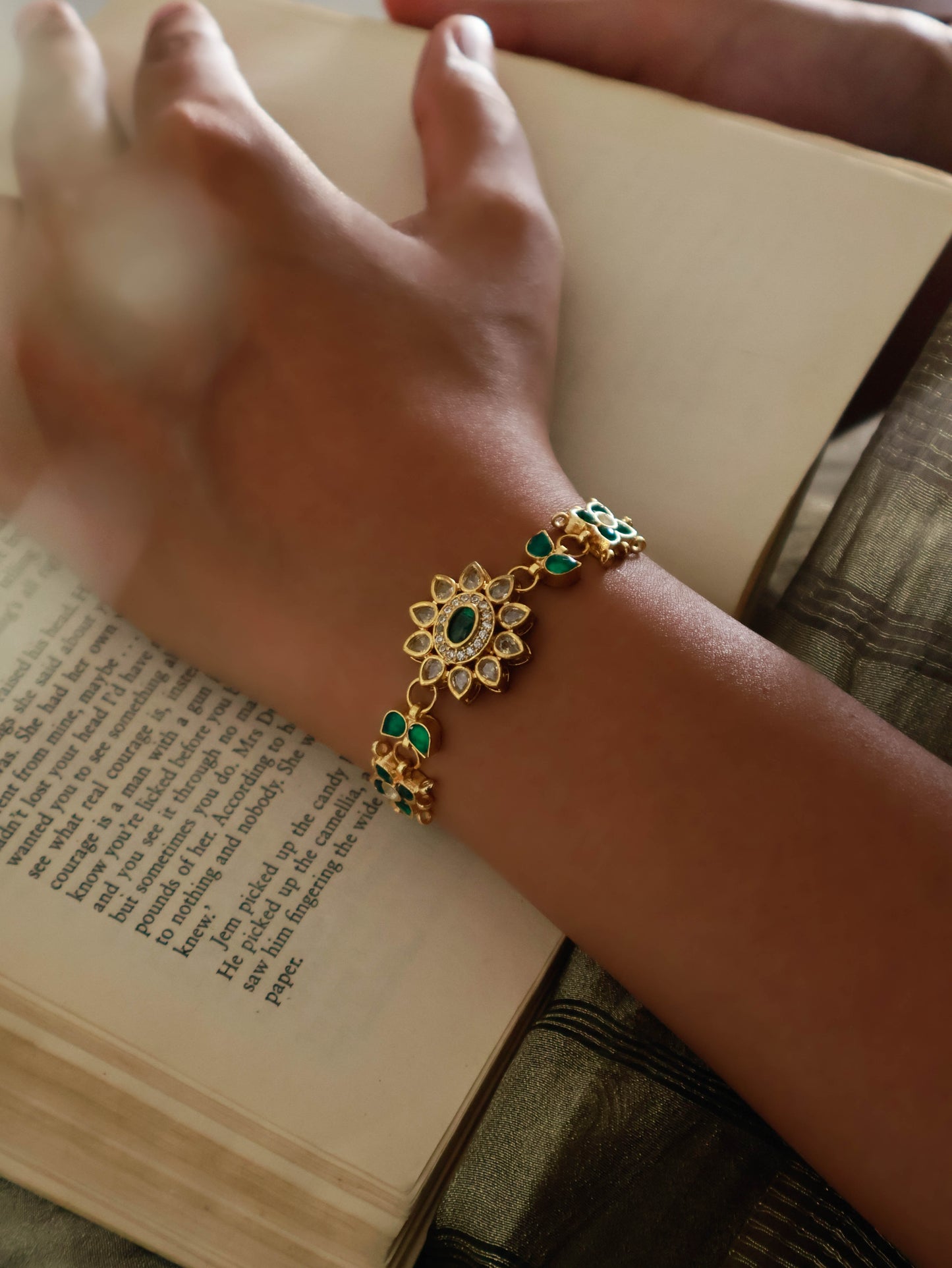 Ishwari Green Kundan Bracelet