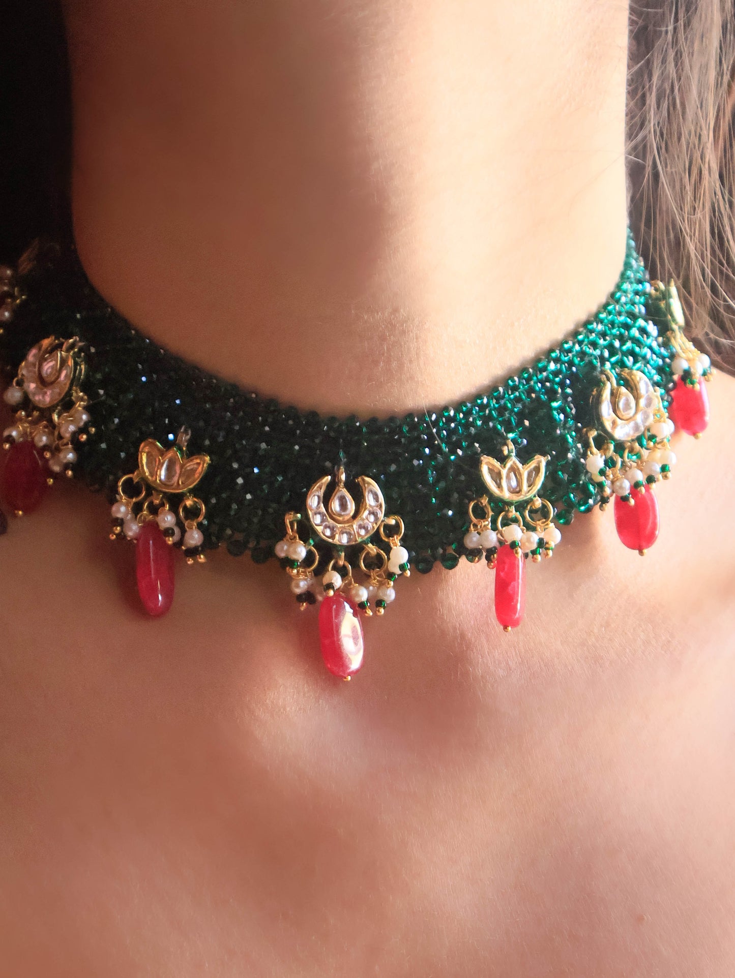 Vaidehi Green Kundan Necklace