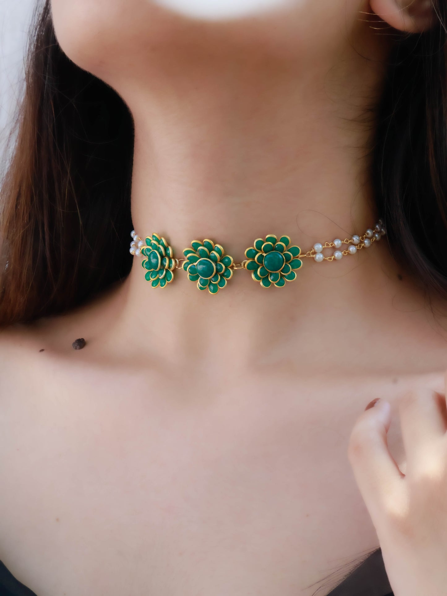 Zakina Floral Green Choker Necklace