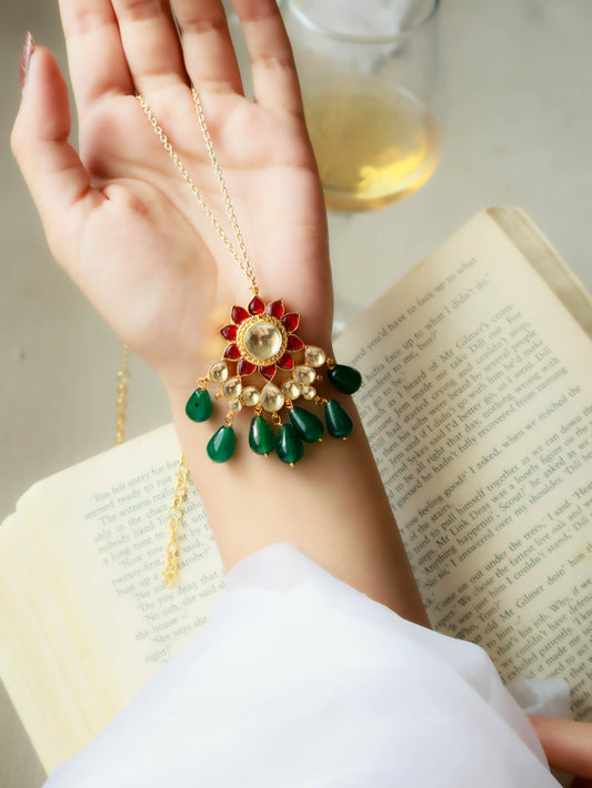 Dafnii Red-Green Pendant Necklace