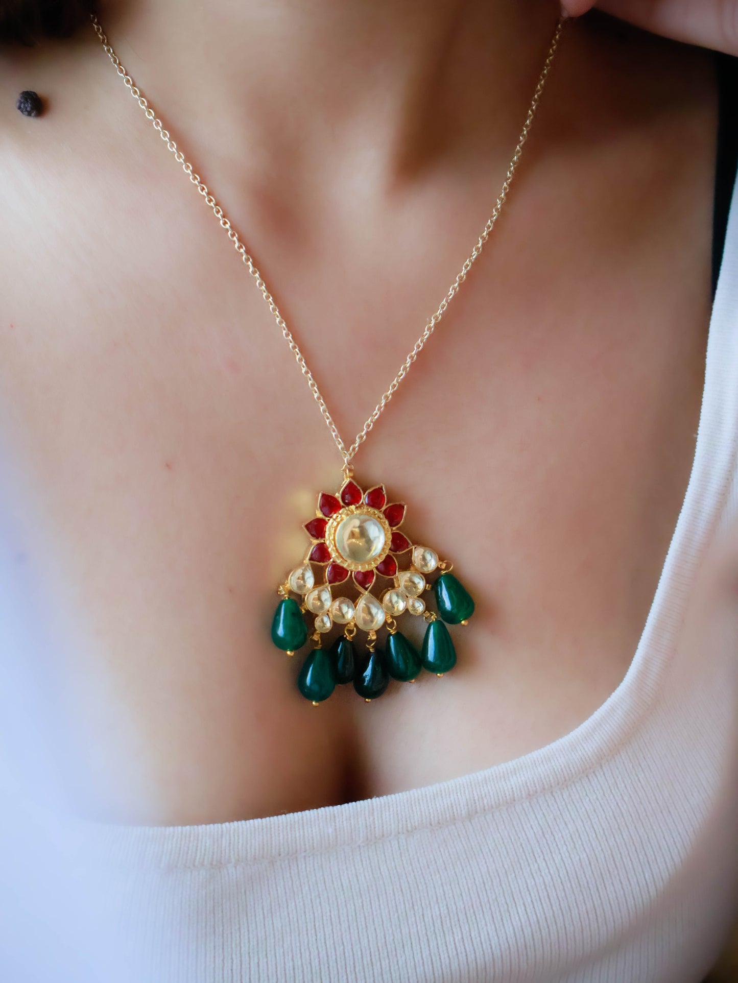 Dafnii Red-Green Pendant Necklace