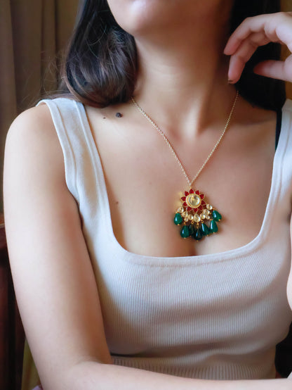 Dafnii Red-Green Pendant Necklace