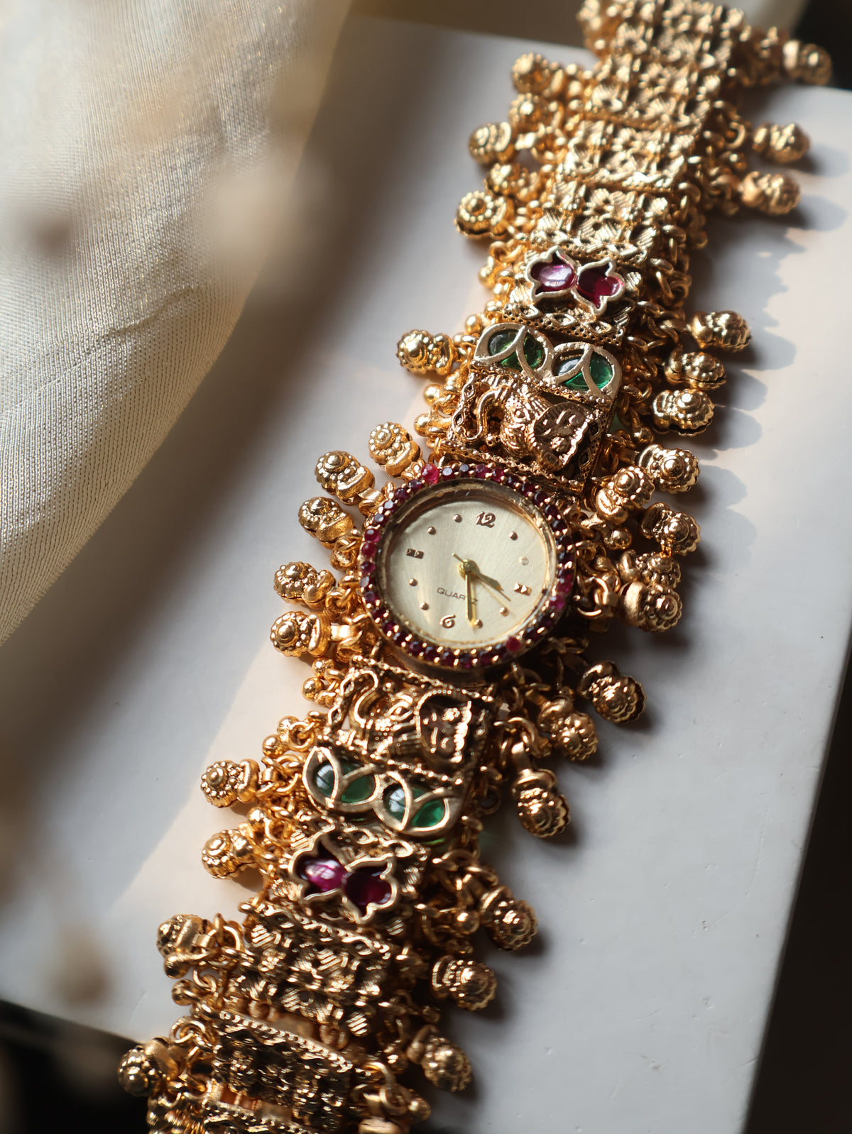 Manaswini Kundan Wrist Watch