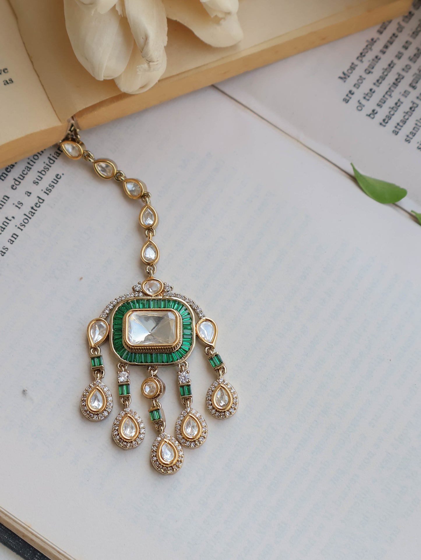 Heer Green Antique Polki Choker Necklace with Maangtikka