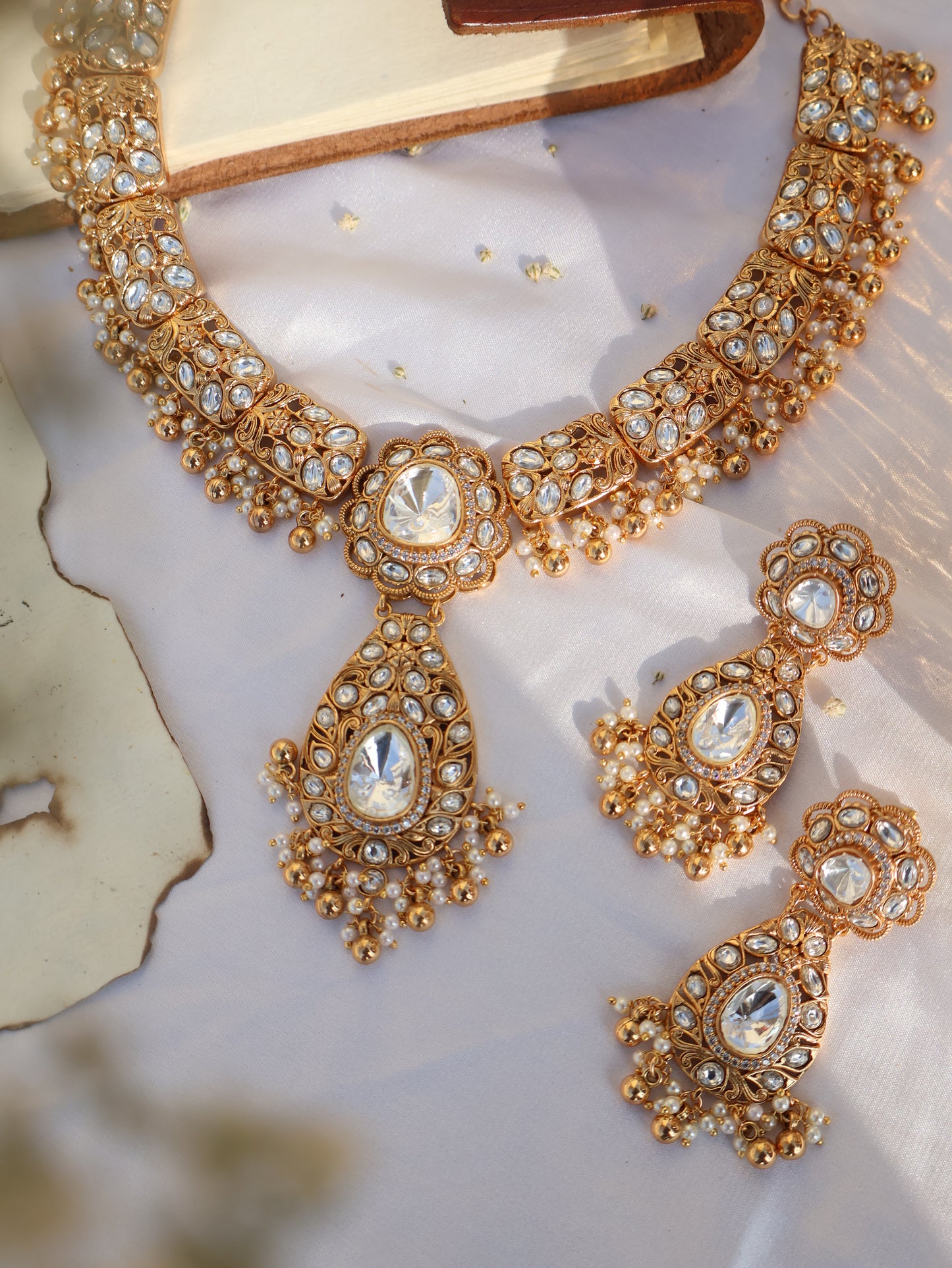 Emira Kundan Necklace Set