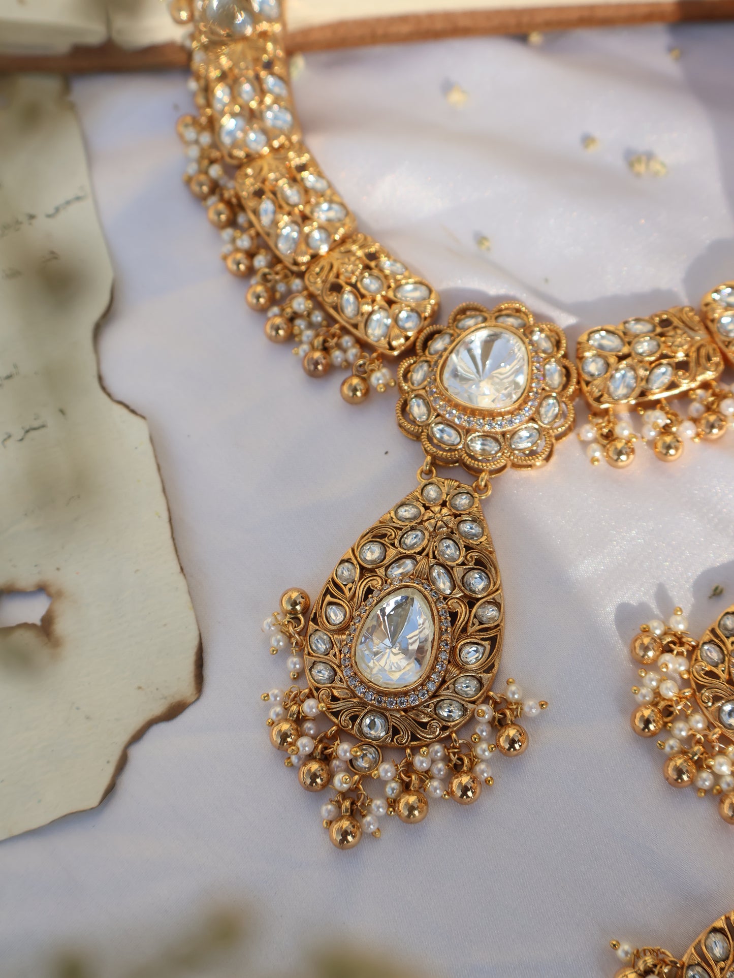 Emira Kundan Necklace Set