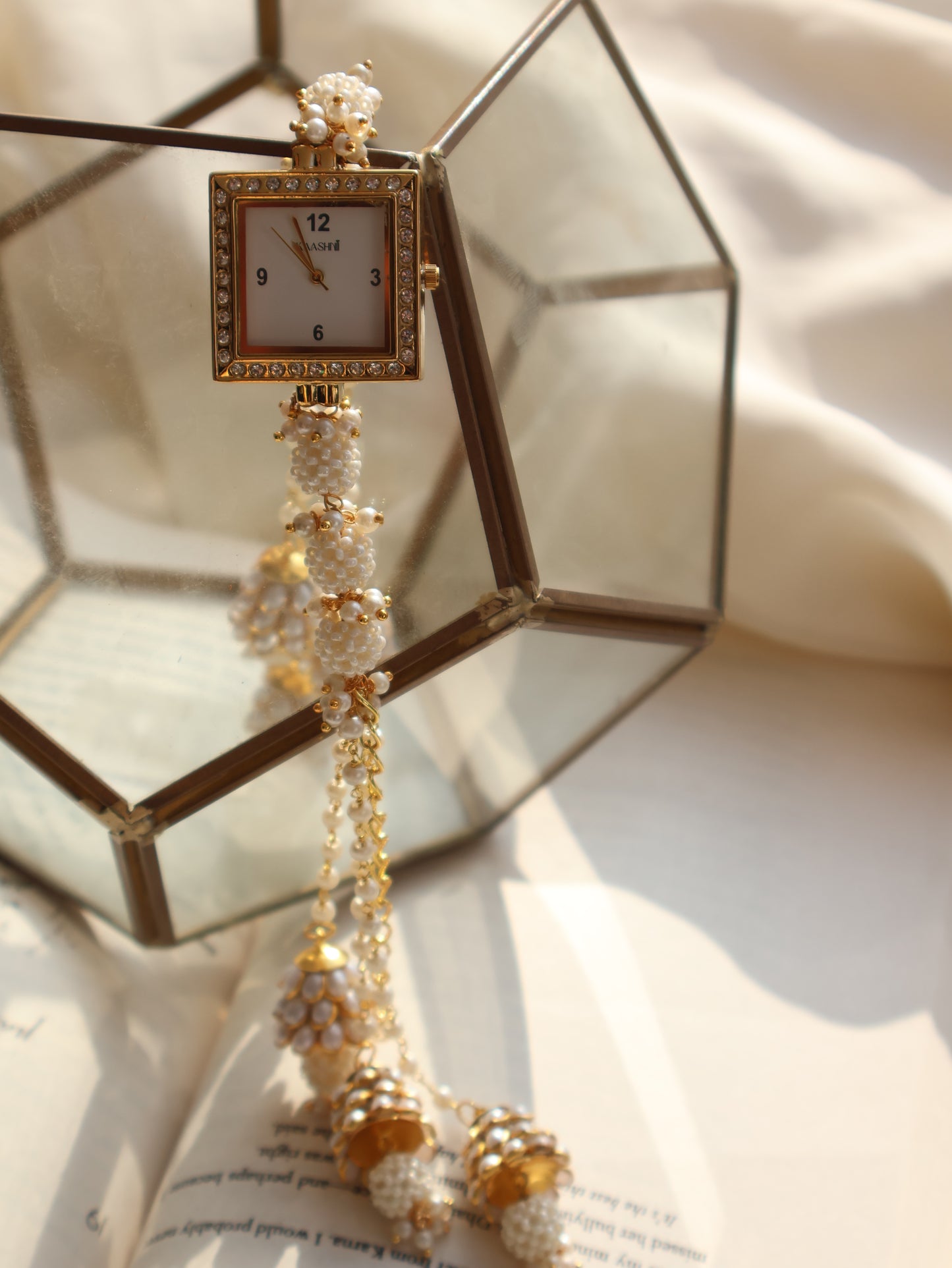Ayra Pearl Wrist Watch