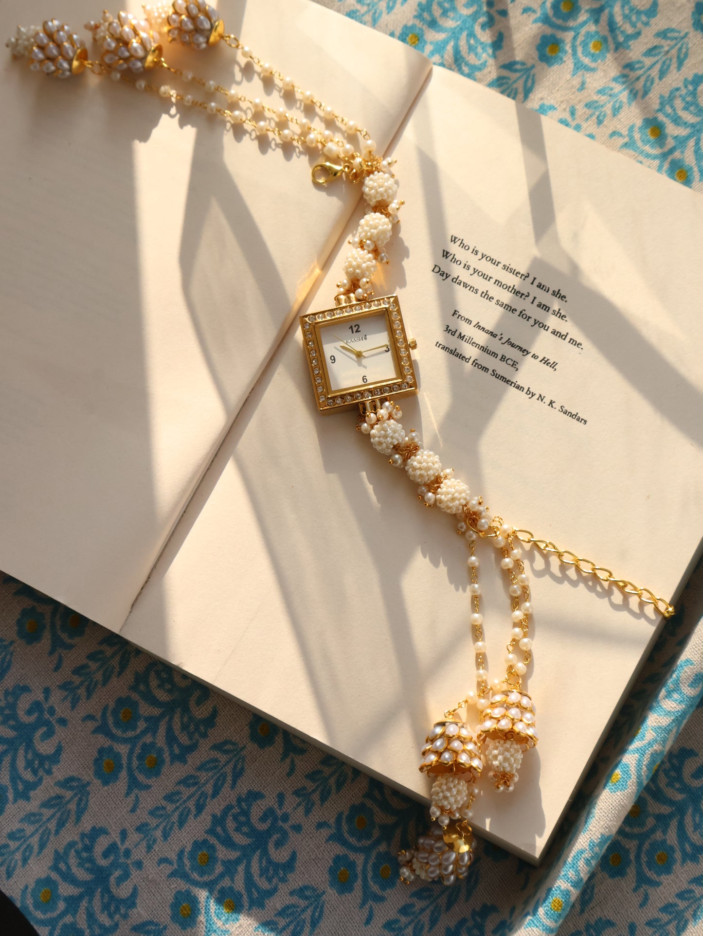 Ayra Pearl Wrist Watch