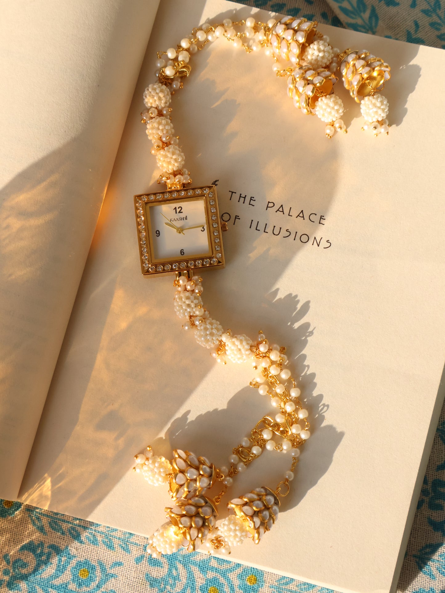 Ayra Pearl Wrist Watch