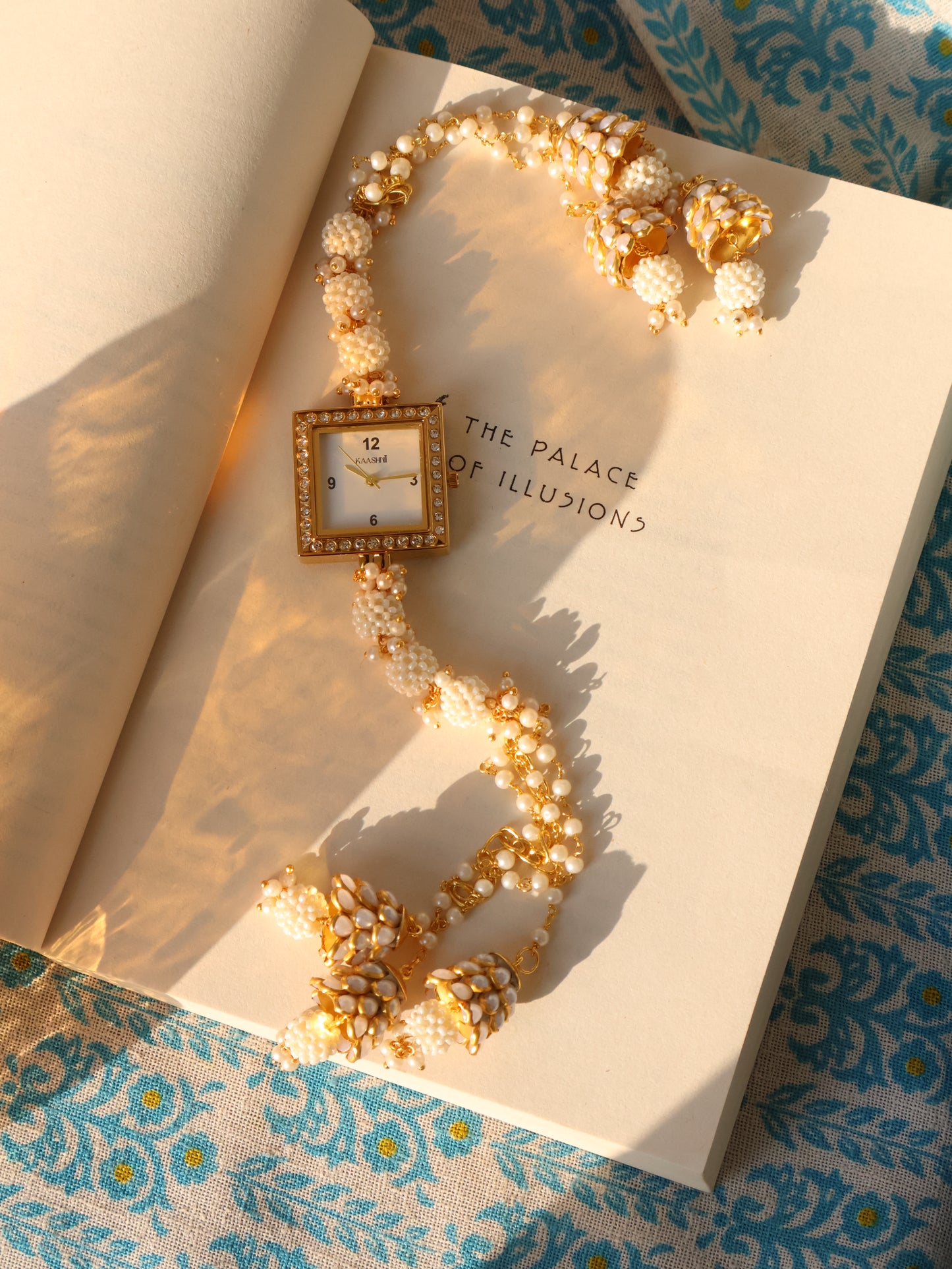 Ayra Pearl Wrist Watch