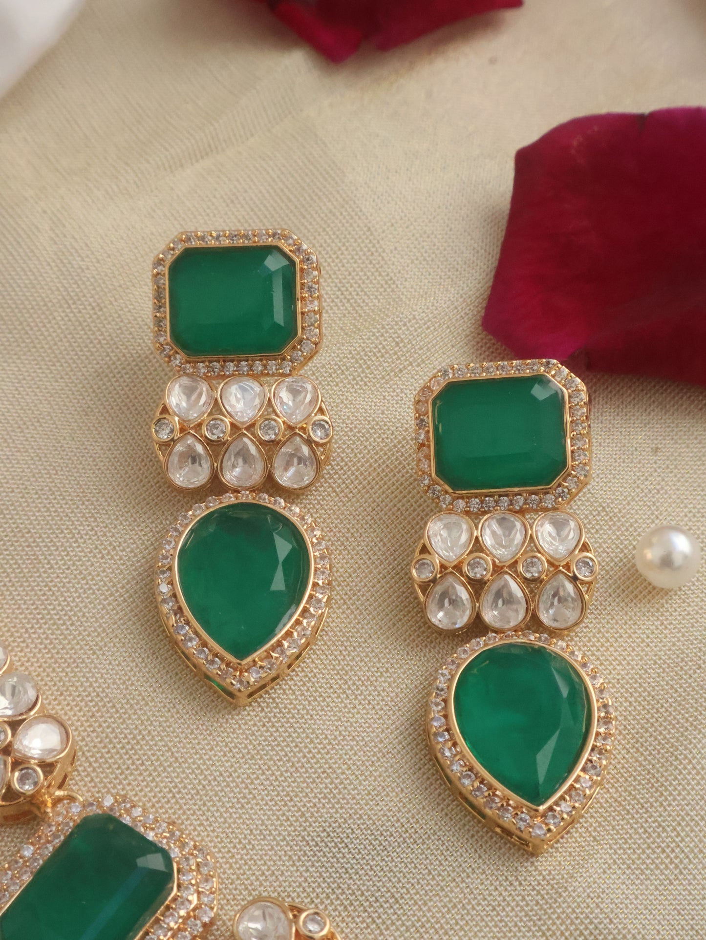 Nayvra Green Long Necklace Set