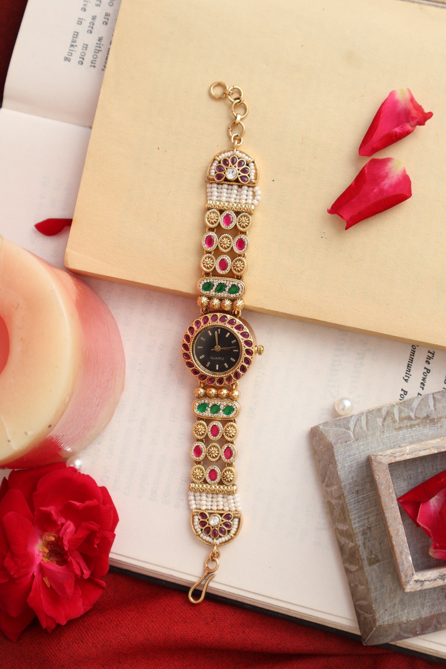Ratnara Kundan Wrist Watch