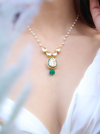 Asma Kundan Pendant Necklace