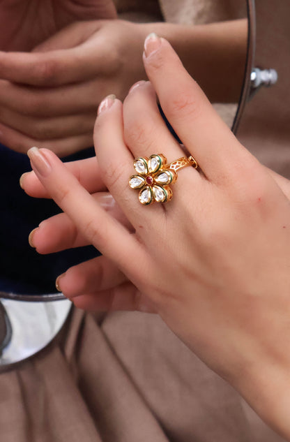 Ratti Kundan Floral Ring