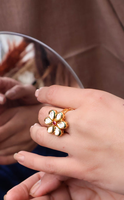 Ratti Kundan Floral Ring