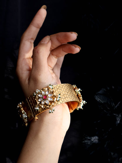 Isra Temple Kundan Bangle