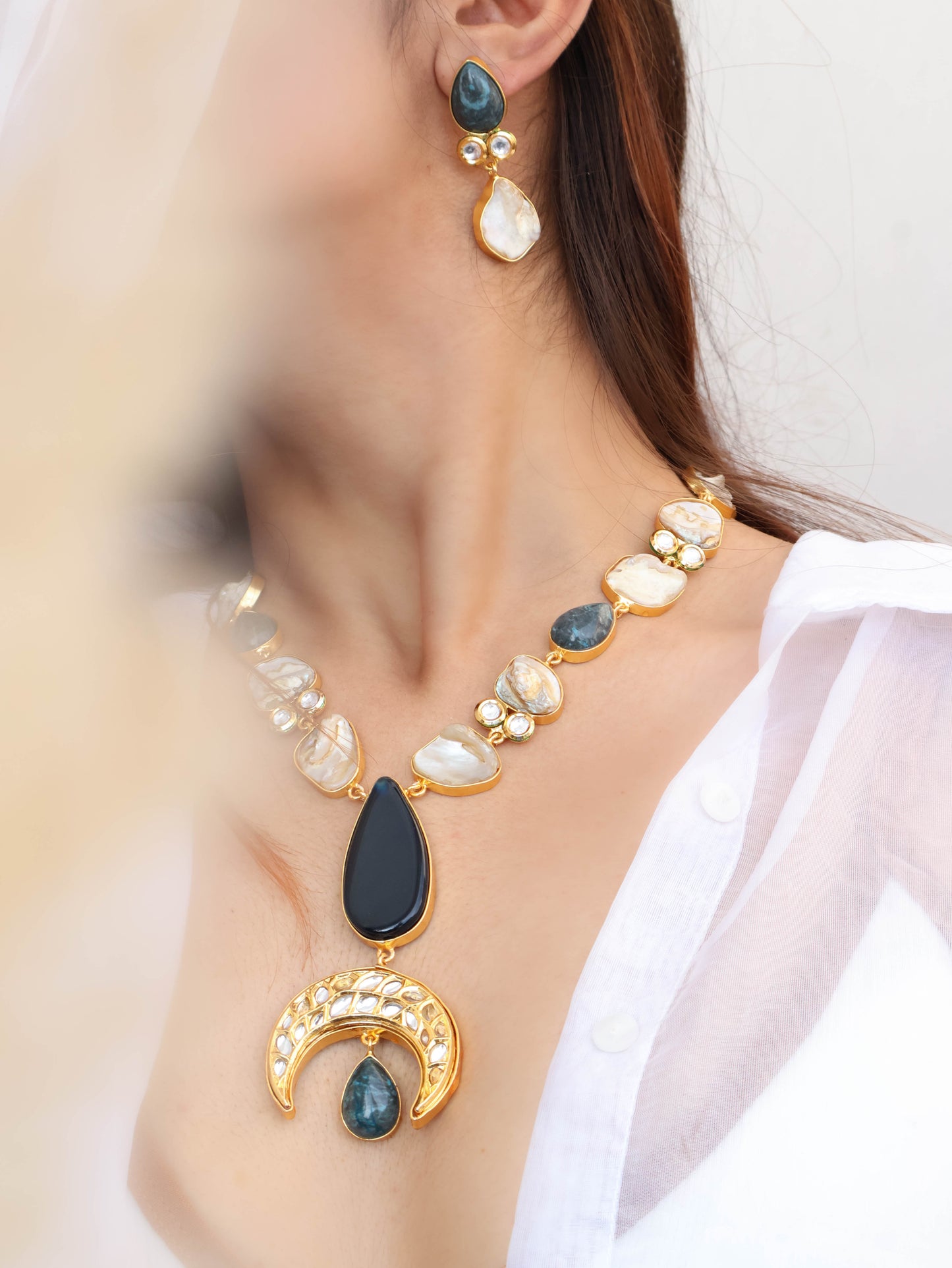 Anantra Baroque Pearl Necklace Set