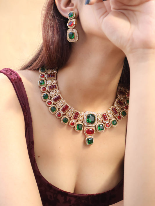 Neevit Red & Green Necklace Set