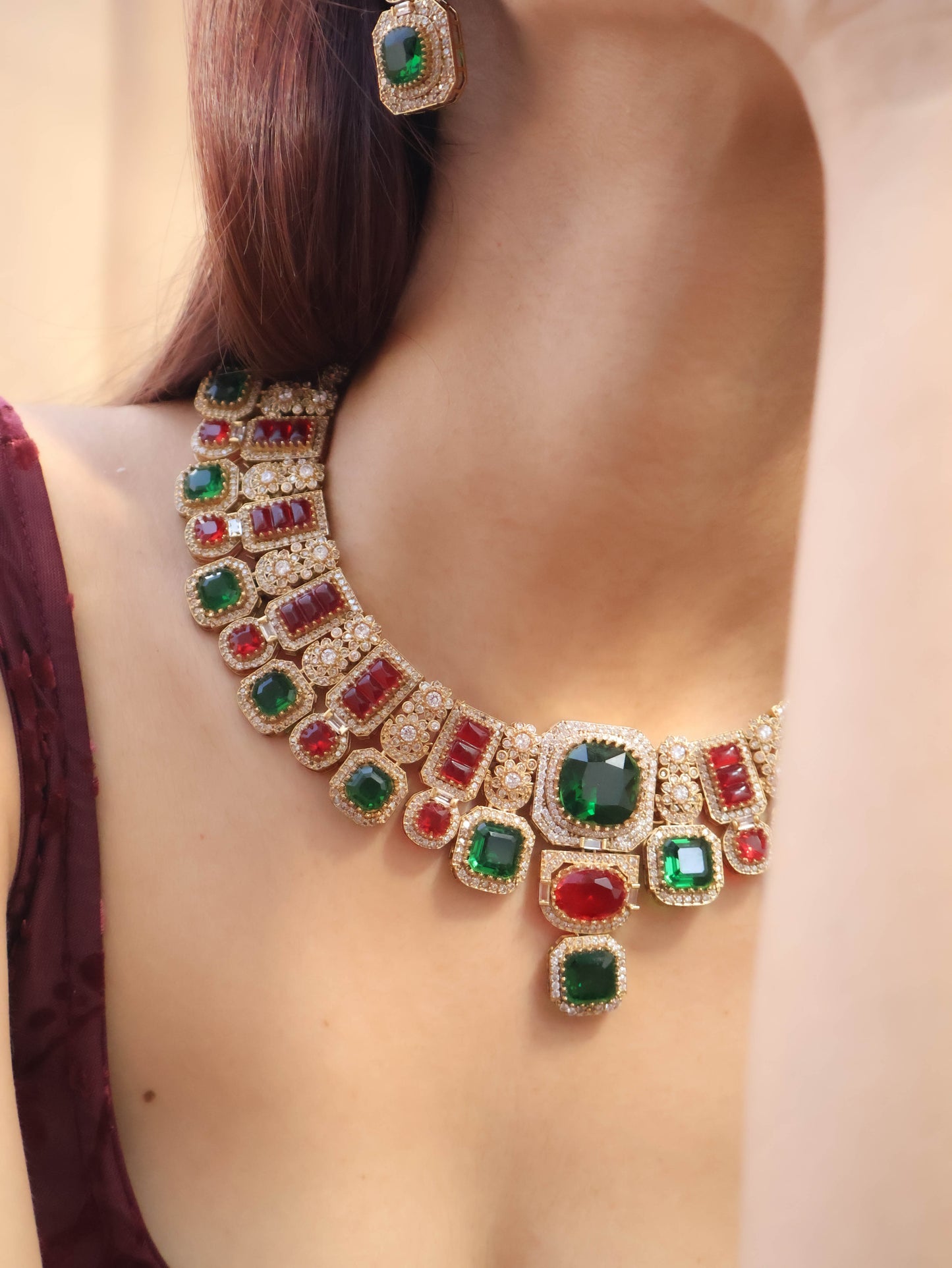 Neevit Red & Green Necklace Set