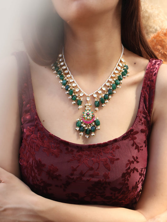 Oliva Green Necklace