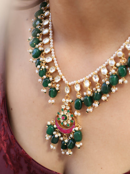 Oliva Green Necklace