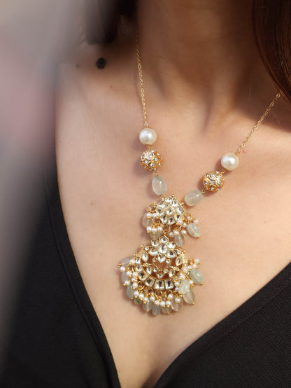Ojasvi Kundan Pendant Necklace