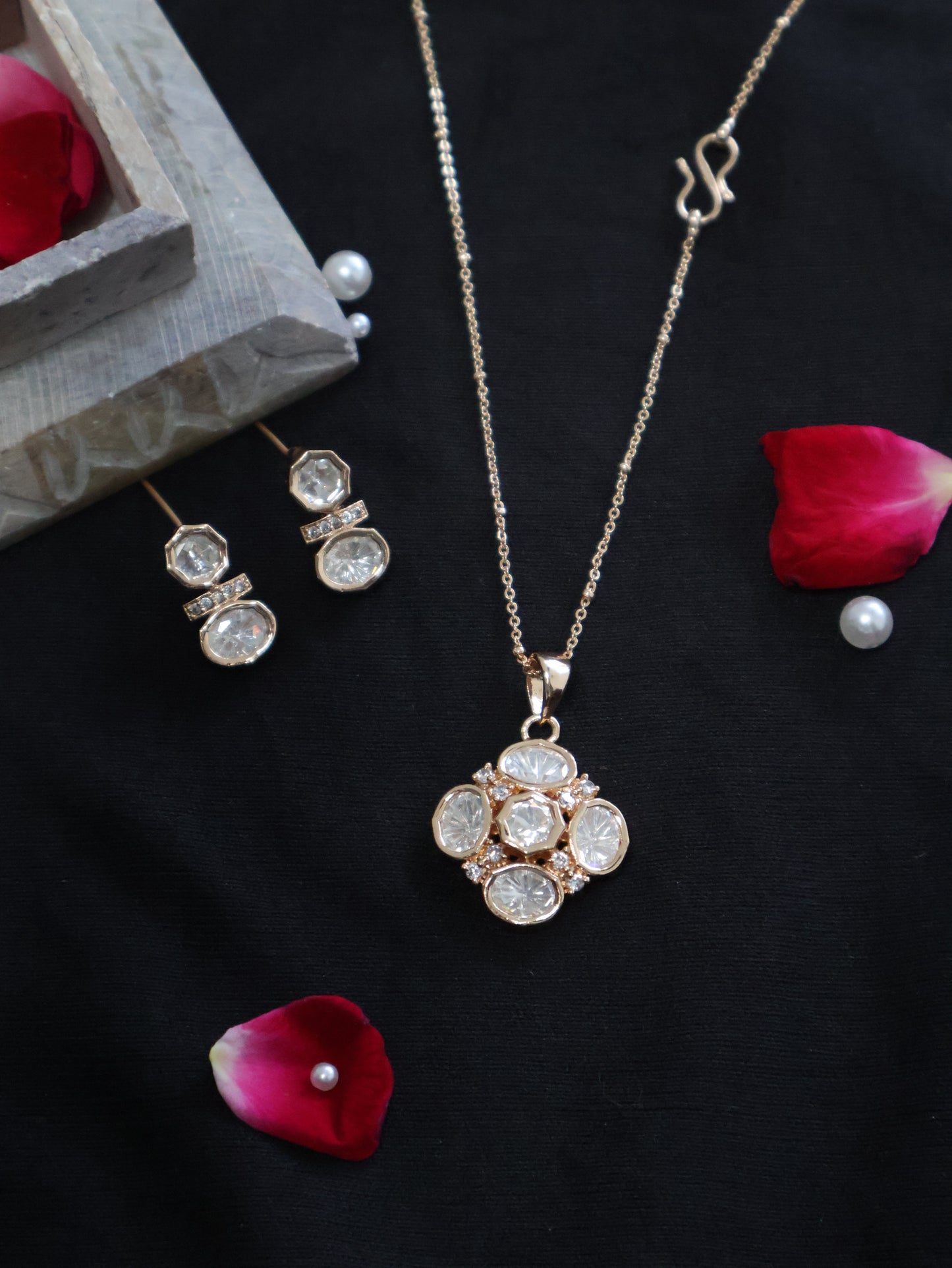 Eshal Polki Pendant Necklace Set