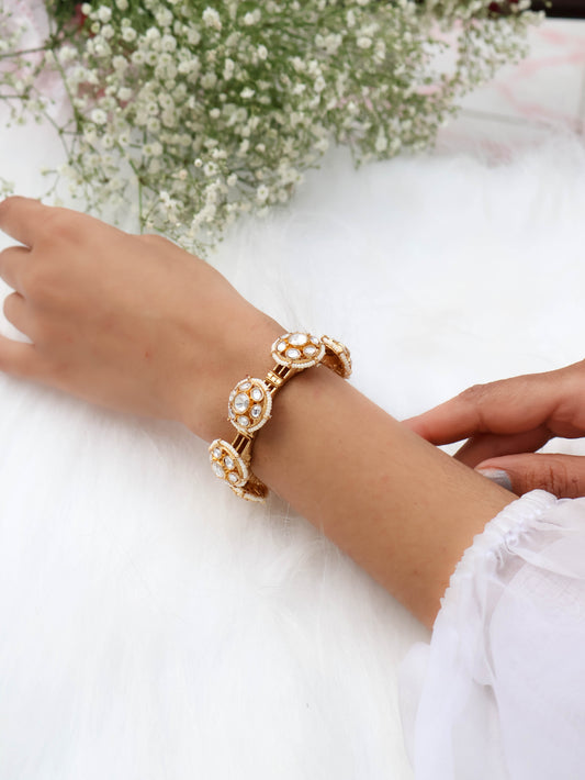 Ruma Floral Kundan Bracelet