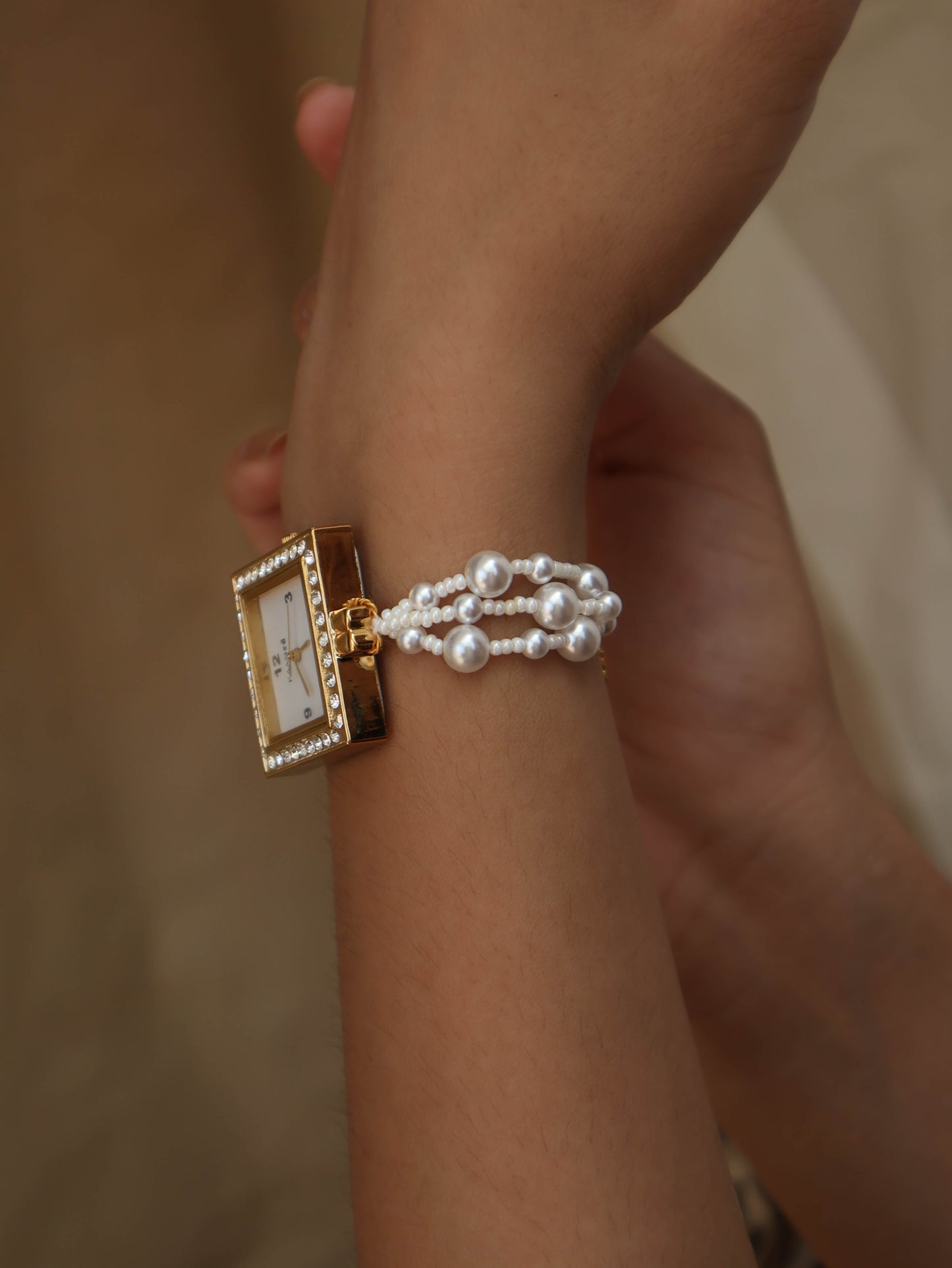 Nurul Pearl Wrist Watch