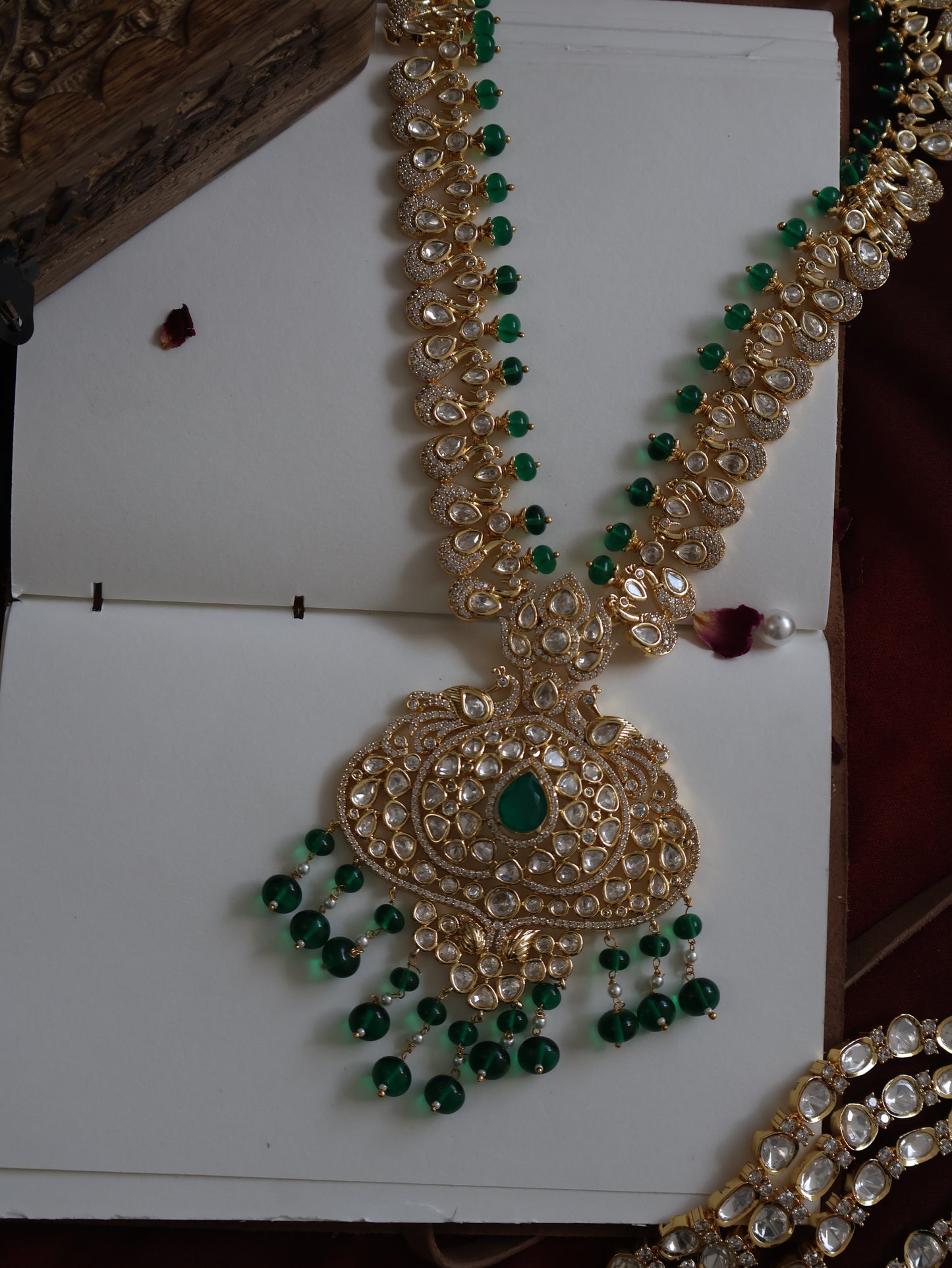 Victoria Green Polki Necklace Set