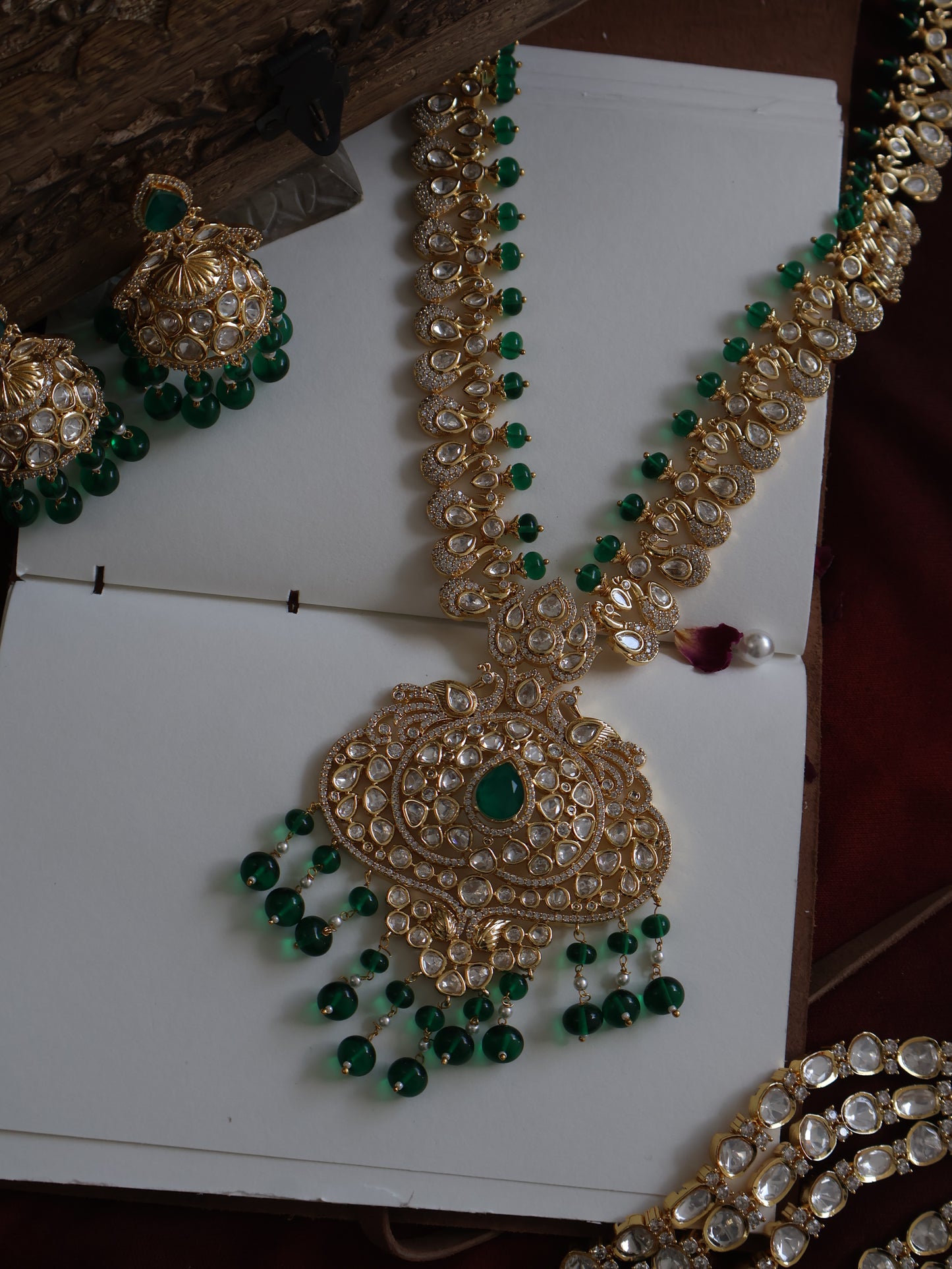 Victoria Green Polki Necklace Set