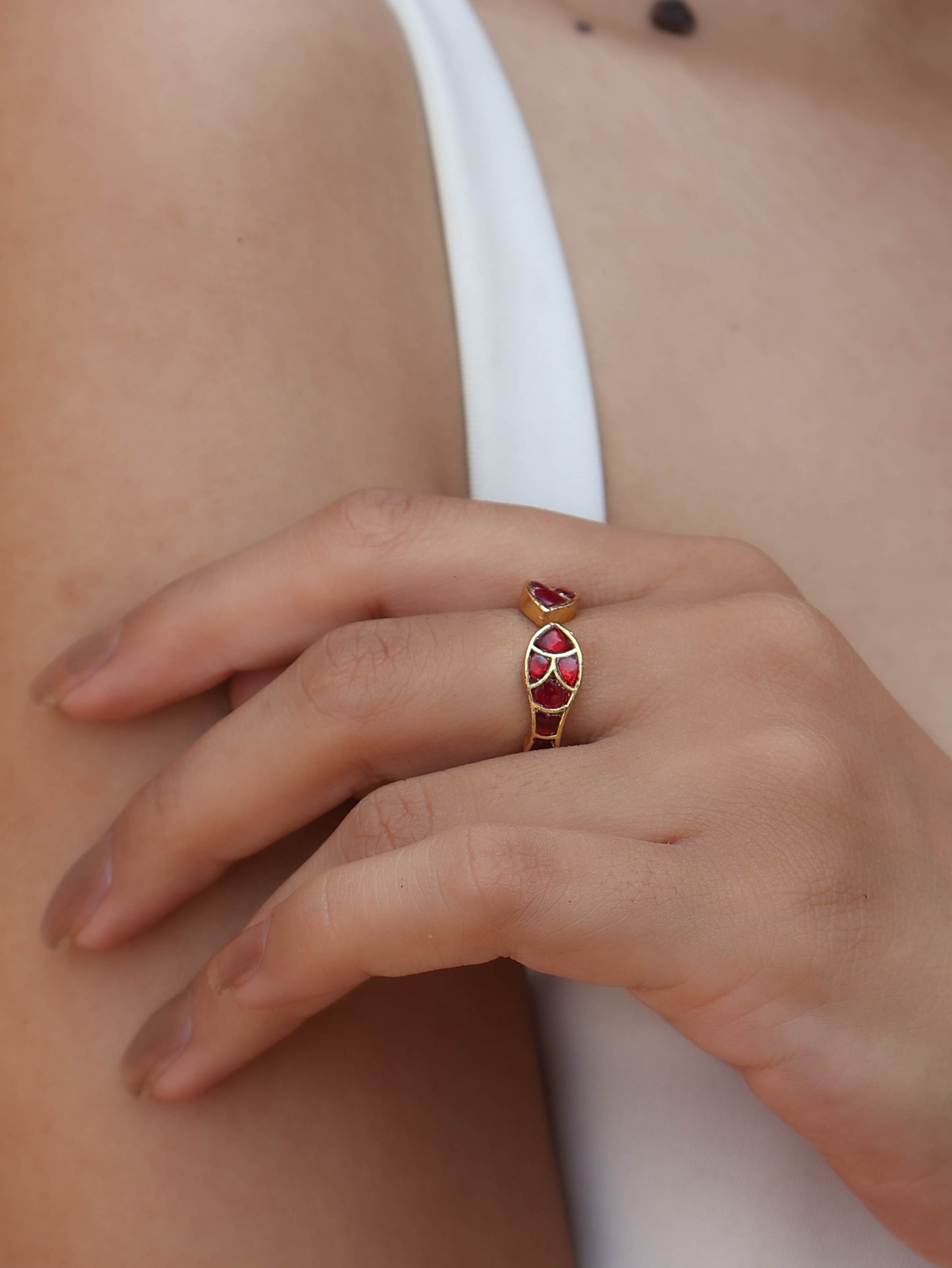 Neer Kundan Ring