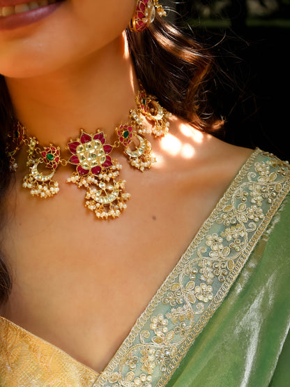Freja Red-Green Choker Necklace