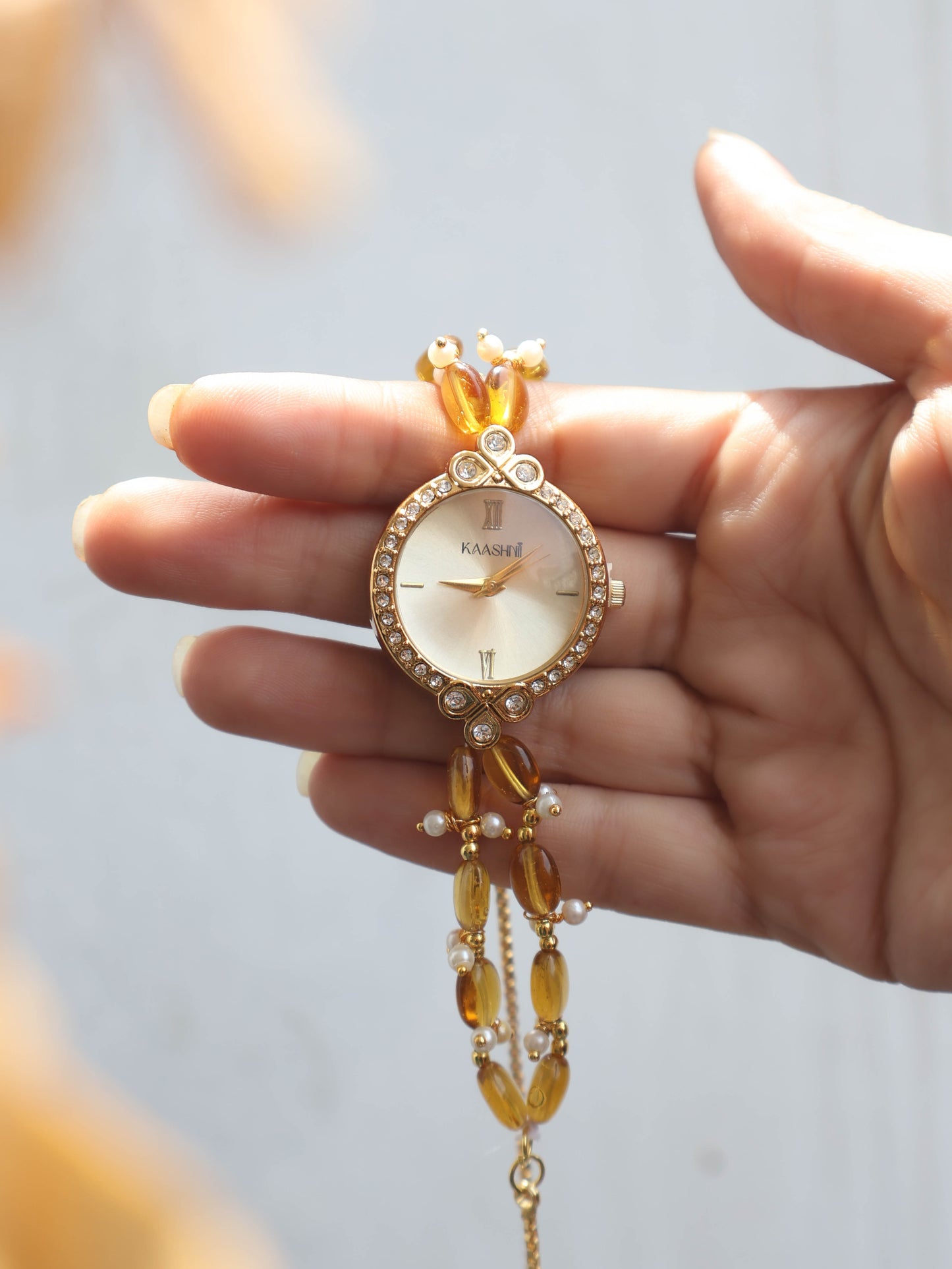 Sunfloral Pearl Wrist Watch